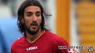 piermario died in the 31st minute of livorno\s serie b game at pescara.